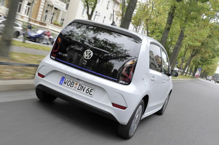  Volkswagen e-up! 2016 года  (WW) (фото 2 из 4)